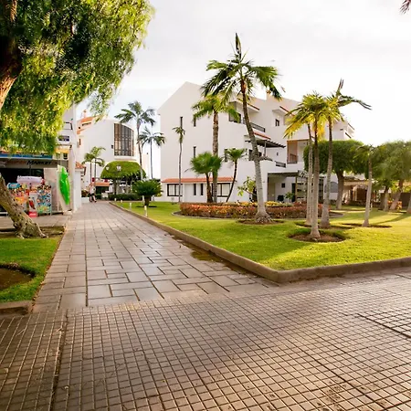 One-bedroom With Terrace, Pool And Partial Sea Views Los Cristianos (Tenerife)