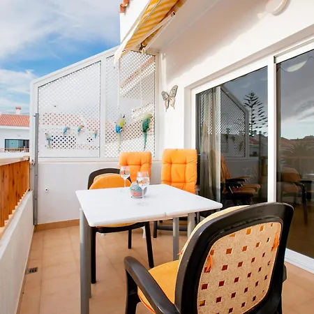One-bedroom With Terrace, Pool And Partial Sea Views Daire Los Cristianos (Tenerife)