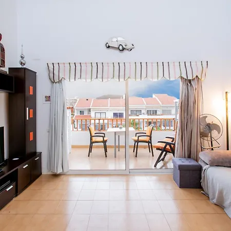 Apartman One-bedroom With Terrace, Pool And Partial Sea Views
