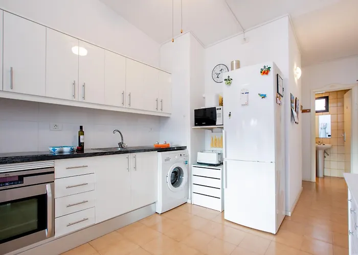 One-bedroom With Terrace, Pool And Partial Sea Views Appartement Los Cristianos (Tenerife)